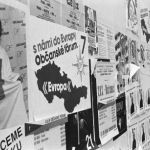 Plakáty před volbami 1990. Foto František Vrbecký
