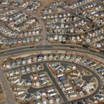 Bydlení pro lidi, nebo pro auta? Předměstí Colorado Springs. Foto David Shankbone